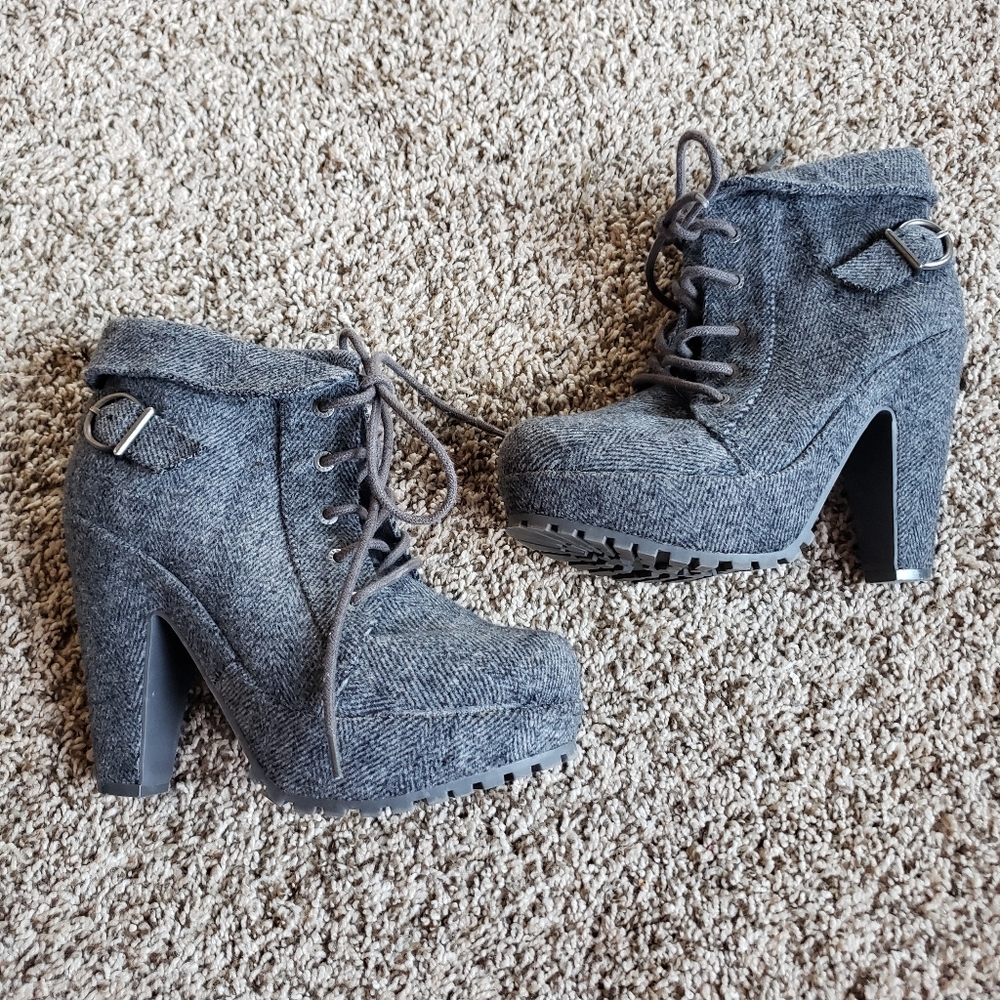 NWOT Blowfish Booties